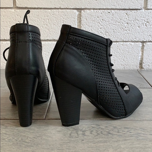 Black Perforated Lace Up Stacked Heel - Picture 5 of 6